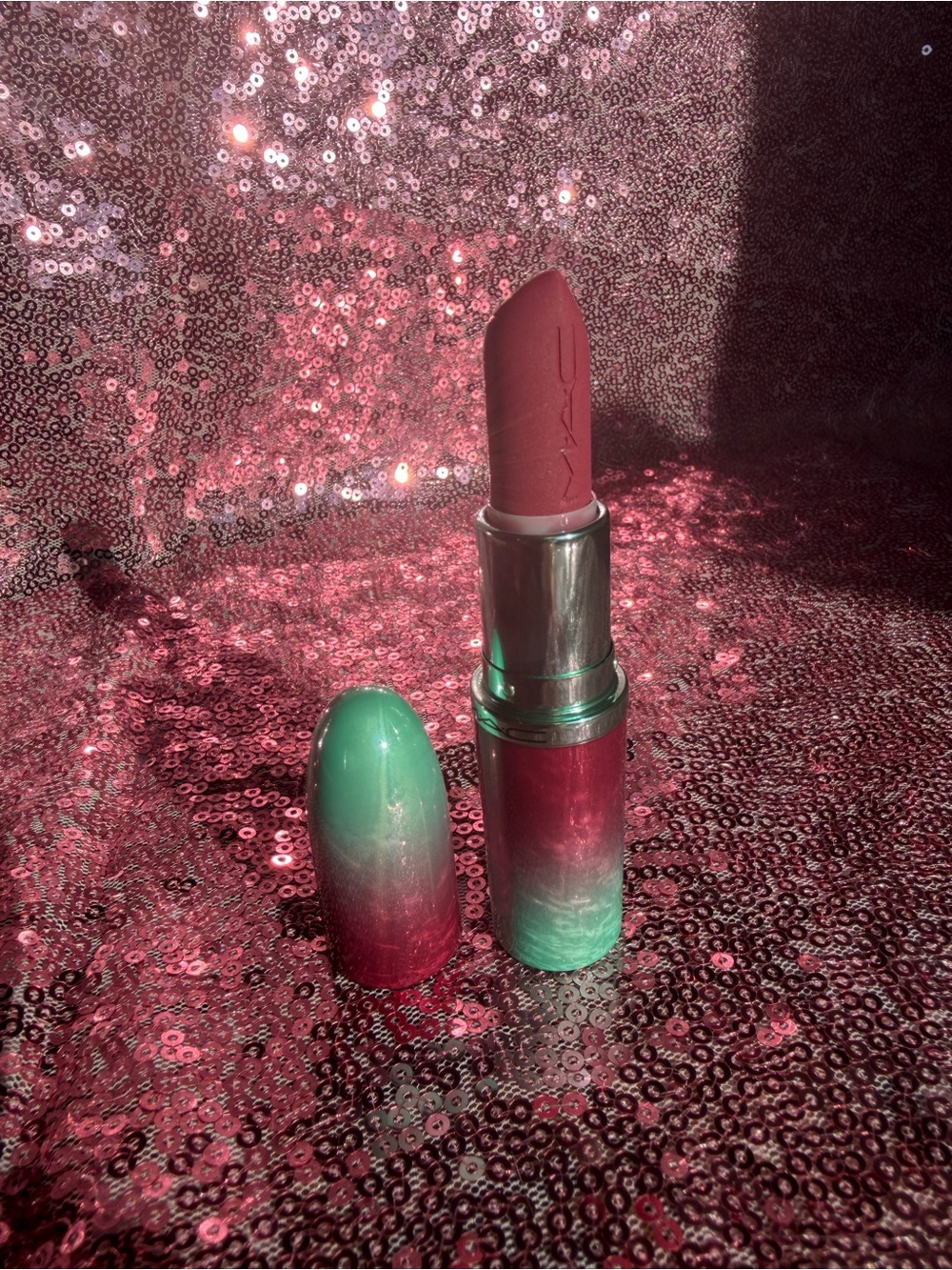 MAC Cosmetics Lipstick - Captive Audience
